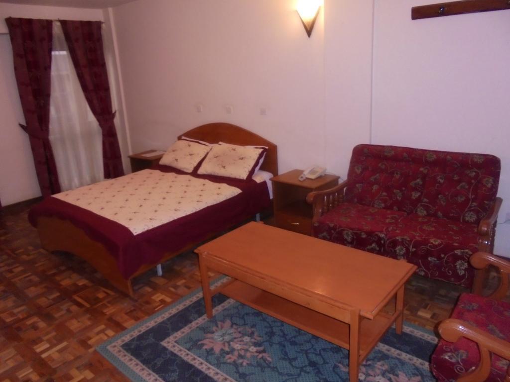 Weygoss Guest House Адис Абеба Стая снимка